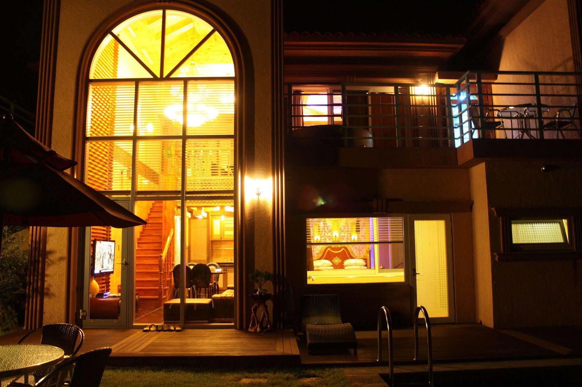 Palm Valley Resort Seogwipo Exterior foto